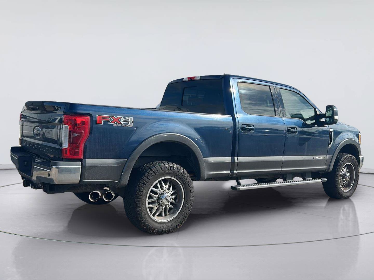 Used 2017 Ford F250 Lariat w/ Lariat Ultimate Package AWD/4WD image 4