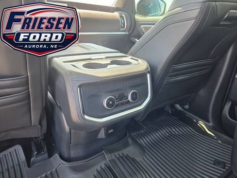 Used 2025 Ford Expedition Platinum w/ Driver's Package AWD/4WD image 24