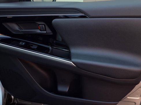 Certified 2025 Toyota bZ4X FWD image 25