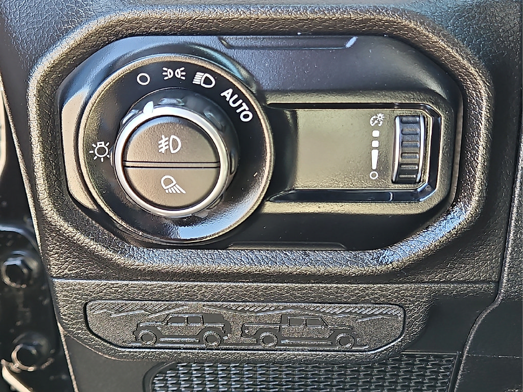 Used 2024 Jeep Gladiator Sport AWD/4WD image 19