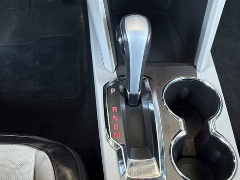 Used 2010 GMC Terrain SLT AWD/4WD image 31