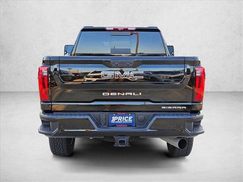 Used 2025 GMC Sierra 2500 Denali Ultimate AWD/4WD image 7