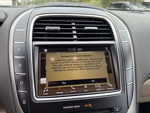 Used 2019 Lincoln Nautilus Select image 22