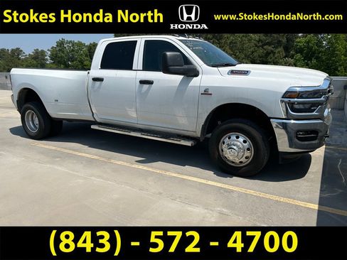 Used 2025 RAM 3500 Tradesman w/ Chrome Appearance Group AWD/4WD image 2