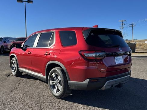 Used 2025 Honda Pilot EX-L image 3