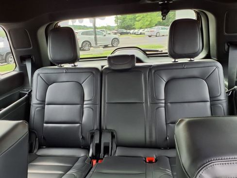 Used 2024 Lincoln Navigator Reserve image 14