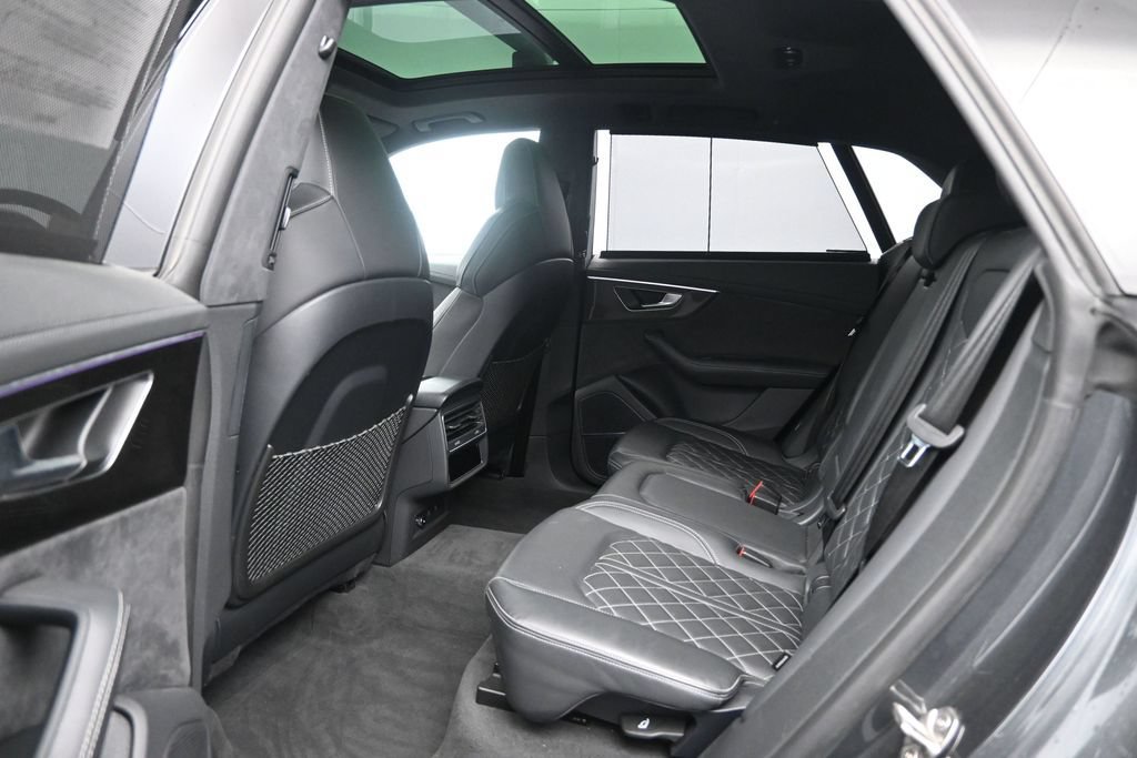 Used 2023 Audi SQ8 Prestige AWD/4WD image 27