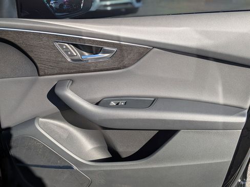 Used 2019 Audi Q8 Premium Plus image 38