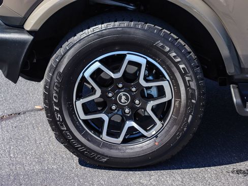 Certified 2025 Ford Bronco Outer Banks AWD/4WD image 9