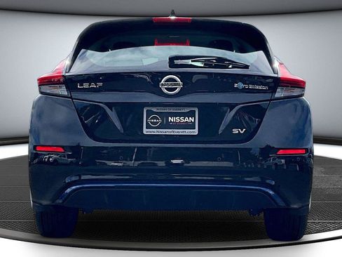 Used 2020 Nissan Leaf SV w/ SV Technology Package FWD image 6