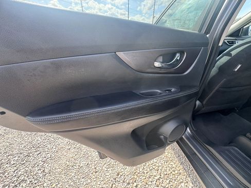 Used 2016 Nissan Rogue SV w/ SV Moonroof Package image 22