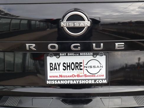 Certified 2025 Nissan Rogue SV AWD/4WD image 32