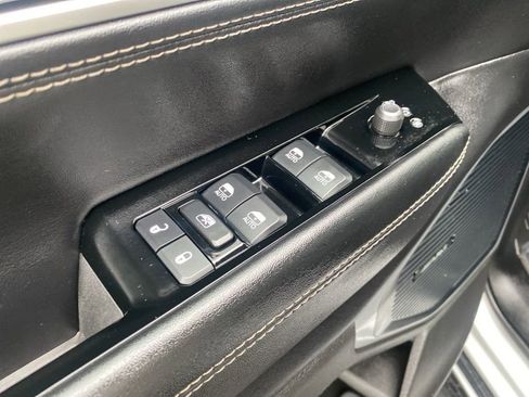 Used 2024 Jeep Wagoneer Series II w/ Flexible Seating Group image 9