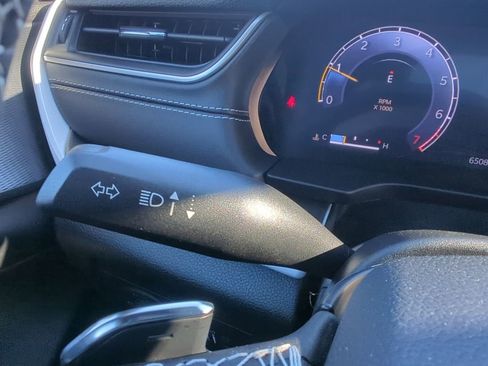 Used 2025 Jeep Grand Cherokee Altitude image 35