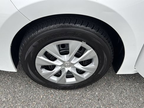 Used 2017 Toyota Corolla LE image 29