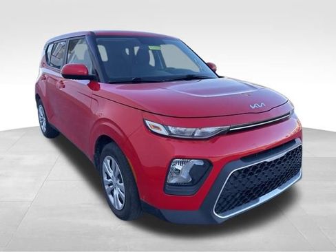 Certified 2022 Kia Soul LX image 1