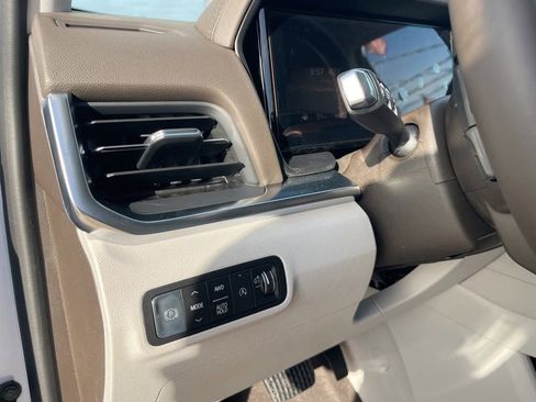 New 2026 GMC Terrain Denali w/ LPO, Black Badging Package image 15