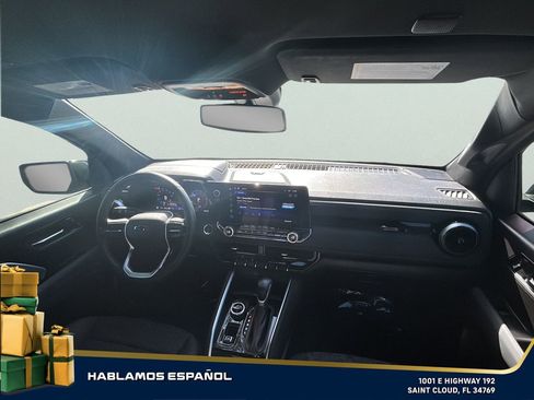 Used 2024 Chevrolet Colorado Z71 w/ Z71 Convenience Package 2 image 26