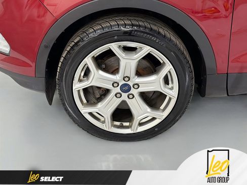 Used 2019 Ford Escape Titanium image 31