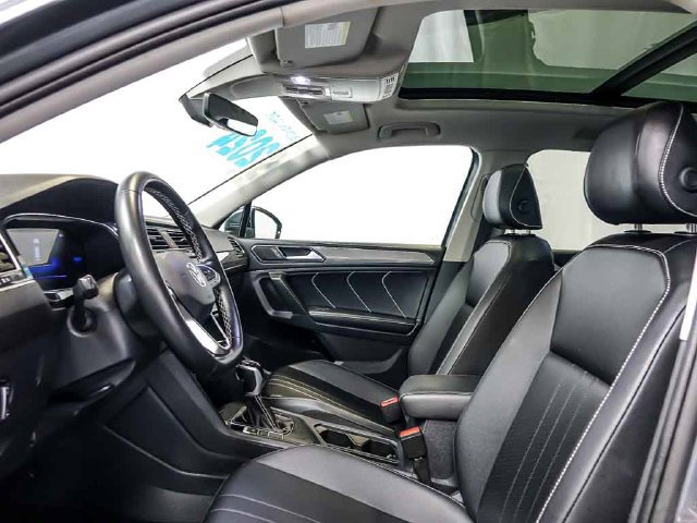 Used 2024 Volkswagen Tiguan SE FWD image 13