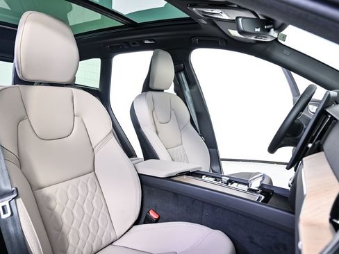 New 2026 Volvo XC60 B5 Plus w/ Protection Package Premier AWD/4WD image 22
