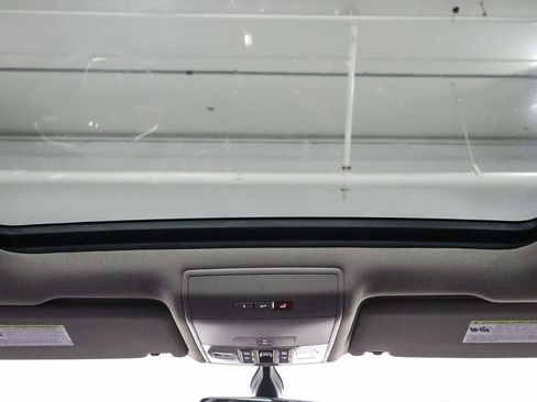 Used 2022 Volkswagen Atlas SE w/ Panoramic Sunroof Package FWD image 12