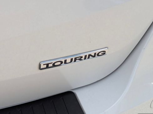 Used 2023 Honda Odyssey Touring image 14