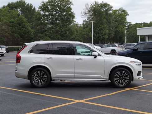Used 2020 Volvo XC90 T5 Momentum FWD image 8