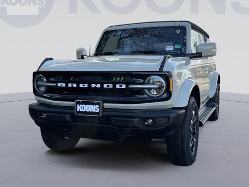 New 2025 Ford Bronco Outer Banks image 1