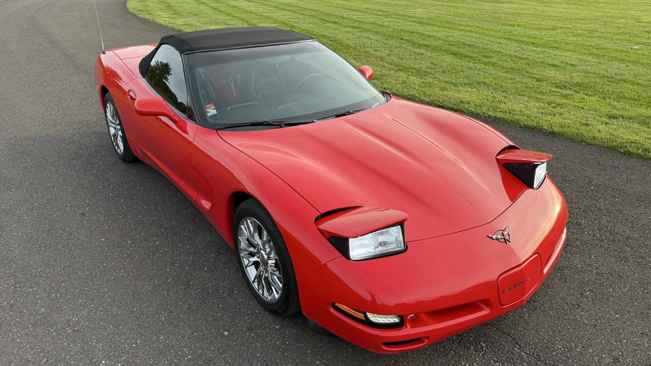 Used 2001 Chevrolet Corvette Convertible w/ Preferred Equipment Group1 RWD image 14