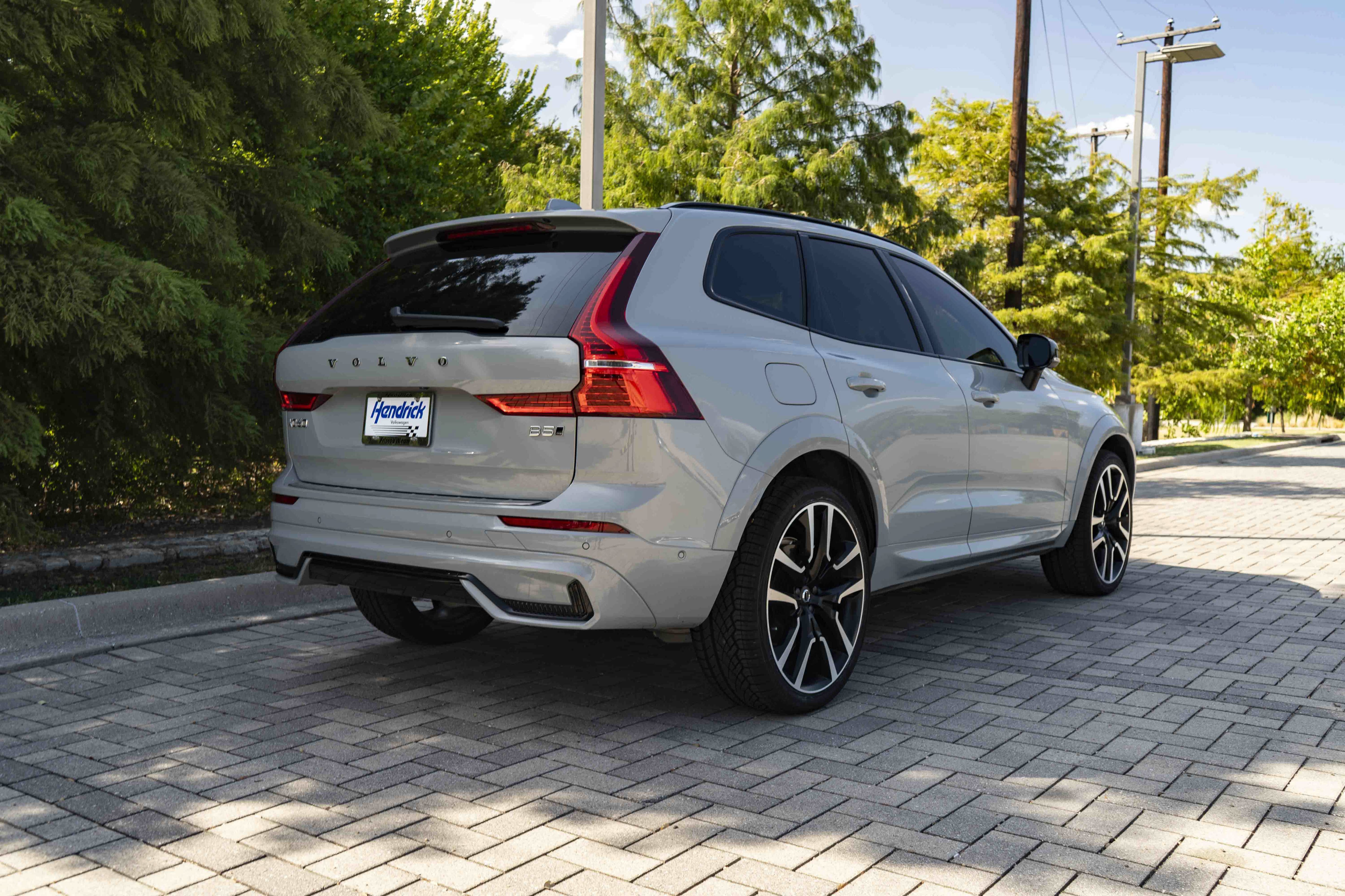 Used 2024 Volvo XC60 B5 Ultimate w/ Protection Package Premier AWD/4WD image 8