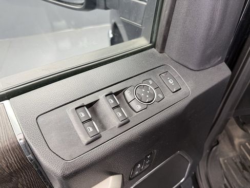 Used 2021 Ford F250 Lariat w/ Lariat Ultimate Package image 19