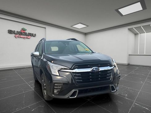Used 2023 Subaru Ascent Touring AWD/4WD image 2