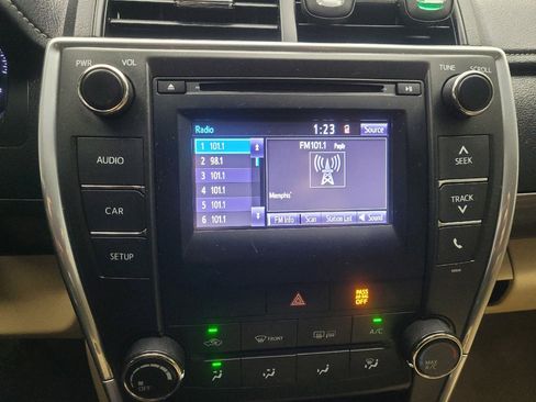 Used 2017 Toyota Camry LE image 25