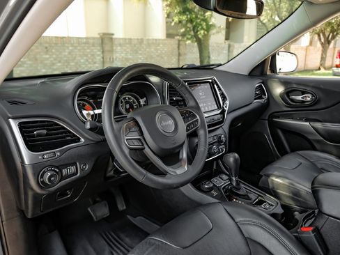 Used 2021 Jeep Cherokee Limited w/ Mopar Interior Package image 26