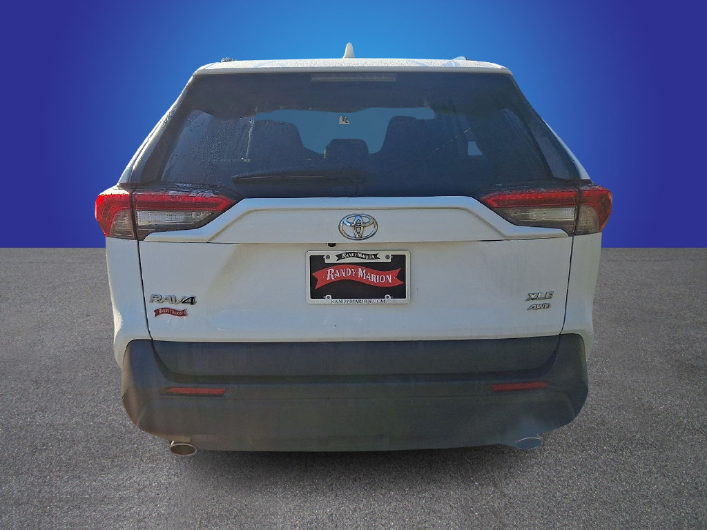 Used 2024 Toyota RAV4 XLE AWD/4WD image 5