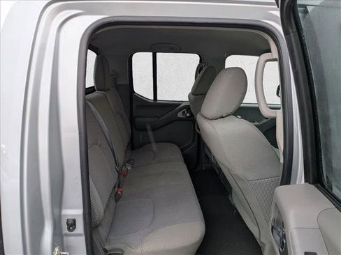 Used 2018 Nissan Frontier SV image 18