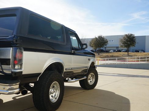 Used 1995 Ford Bronco XLT image 31