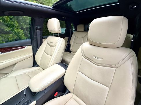 Used 2018 Cadillac XT5 Premium Luxury AWD/4WD image 23