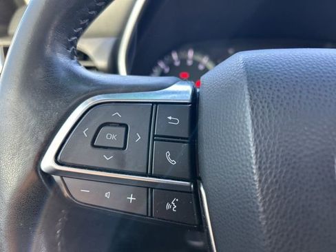 Used 2021 Toyota Highlander XLE image 25