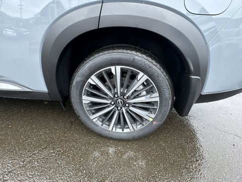 New 2026 Nissan Pathfinder Platinum image 5