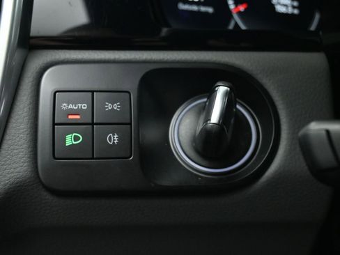 Used 2023 Porsche Cayenne Coupe image 41