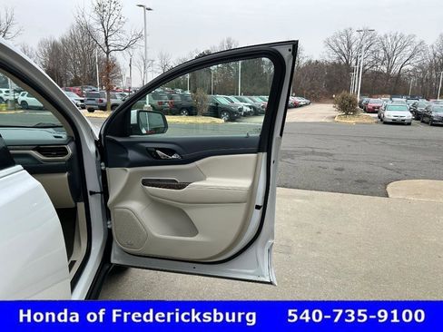 Used 2021 GMC Acadia Denali w/ Denali Ultimate Package image 20