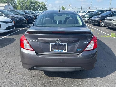 Used 2015 Nissan Versa SV FWD image 5