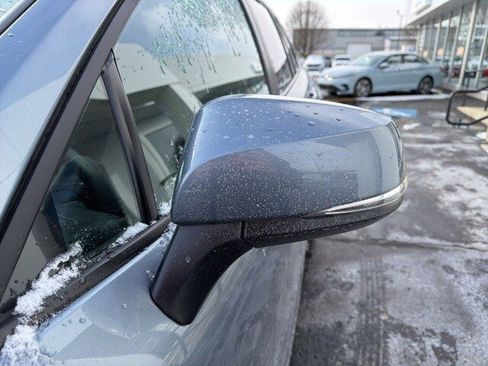 Used 2024 Toyota Corolla Cross LE image 9