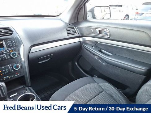 Used 2019 Ford Explorer XLT w/ Class III Trailer Tow Package image 17
