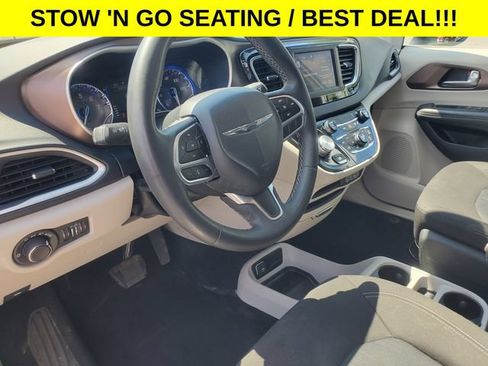Used 2023 Chrysler Voyager LX FWD image 11