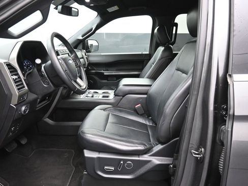 Used 2018 Ford Expedition XLT w/ Equipment Group 202A image 21