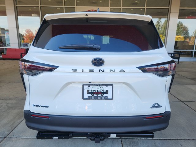New 2026 Toyota Sienna XLE Woodland Edition AWD/4WD image 10