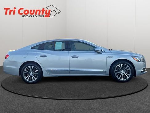 Used 2017 Buick LaCrosse Essence FWD image 8